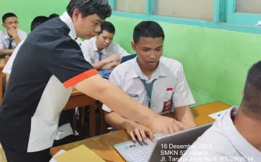 Foto Kegiatan PRAKTISI INDUSTRI MENGAJAR DI SMK 1 ~blog/2024/12/30/1