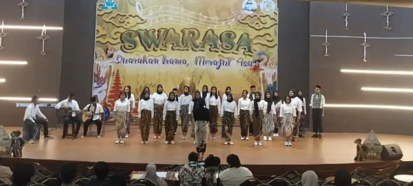 SMKN 52 Jakarta Menyabet Juara 3, "Fastu Voice" dalam lomba paduan suara di Universitas Indonesia.