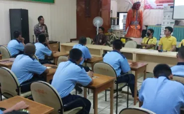 Foto Kegiatan Penguatan Kompetensi Kelas X TKR 3 ~blog/2025/1/16/cuplikan_layar_2025_01_16_102952